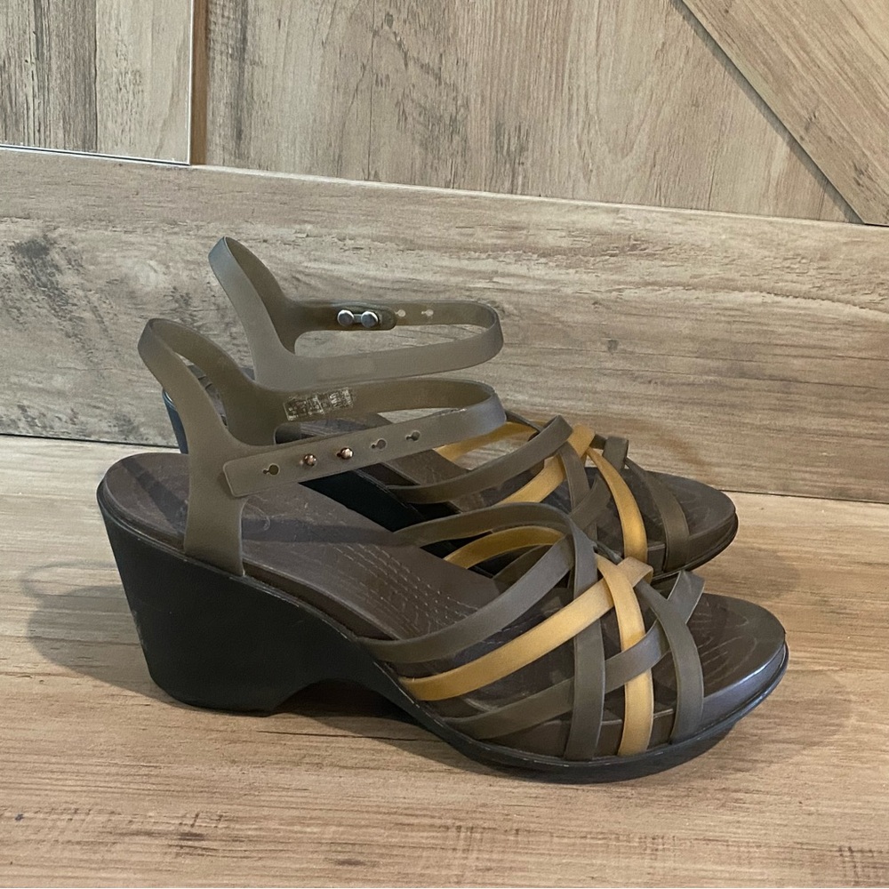 CROCS Isabelle Huarche Strappy Wedge Sandals Womans size 10